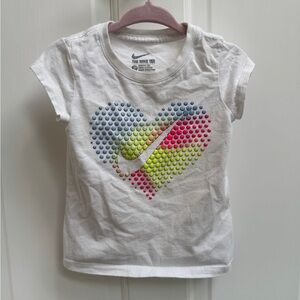 Nike 2T Girls White Rainbow Swish Short Sleeve Tee Shirt Blouse Top Heart Design
